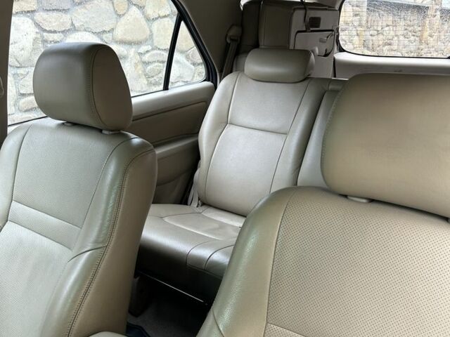 Сірий Тойота Фортунер, об'ємом двигуна 4 л та пробігом 122 тис. км за 14991 $, фото 1 на Automoto.ua