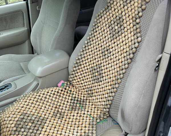 Сірий Тойота Фортунер, об'ємом двигуна 4 л та пробігом 369 тис. км за 9999 $, фото 17 на Automoto.ua