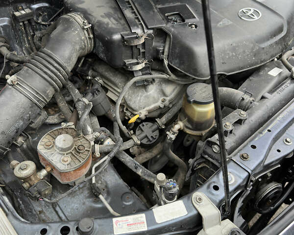 Сірий Тойота Фортунер, об'ємом двигуна 4 л та пробігом 369 тис. км за 9999 $, фото 21 на Automoto.ua