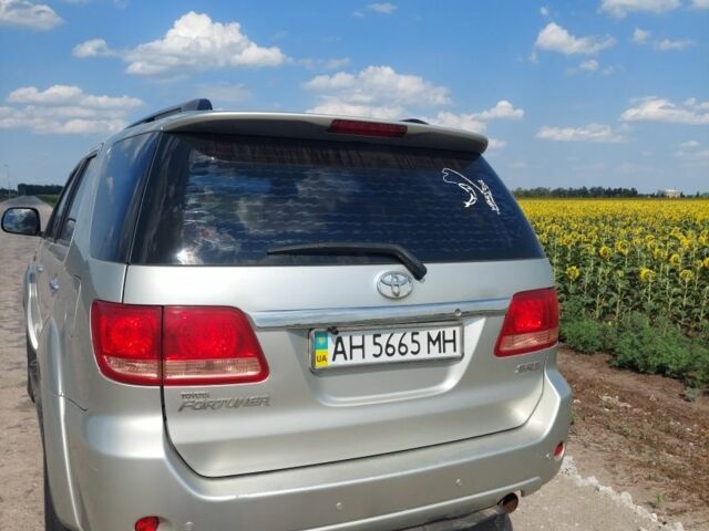 Сірий Тойота Фортунер, об'ємом двигуна 4 л та пробігом 278 тис. км за 11900 $, фото 3 на Automoto.ua