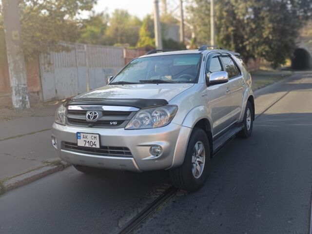 Тойота Фортунер 2006 в Одессе на Automoto.ua Серый Тойота Фортунер, объемом двигателя 3 л и пробегом 192 тыс. км за 11200 $, фото 1 на Automoto.ua