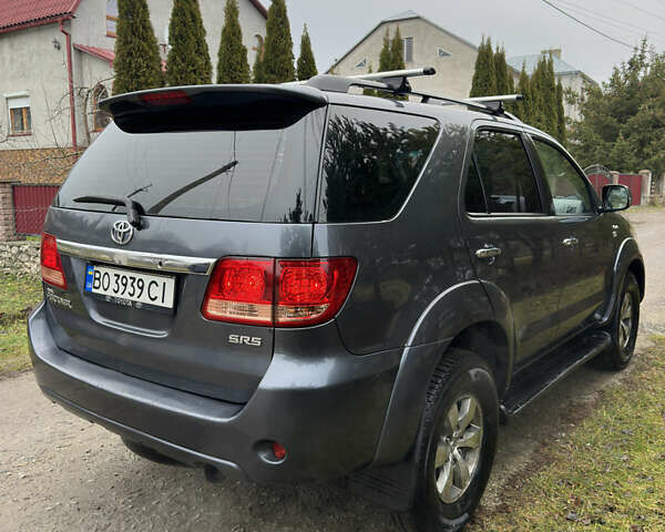 Сірий Тойота Фортунер, об'ємом двигуна 4 л та пробігом 369 тис. км за 9999 $, фото 13 на Automoto.ua