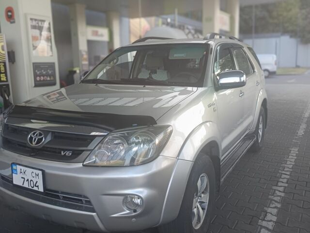 Тойота Фортунер 2006 в Одессе на Automoto.ua Серый Тойота Фортунер, объемом двигателя 3 л и пробегом 192 тыс. км за 11200 $, фото 7 на Automoto.ua