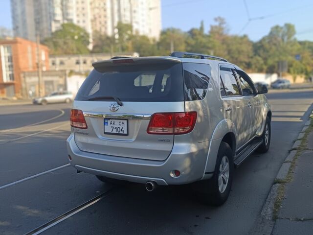 Тойота Фортунер 2006 в Одессе на Automoto.ua Серый Тойота Фортунер, объемом двигателя 3 л и пробегом 192 тыс. км за 11200 $, фото 2 на Automoto.ua