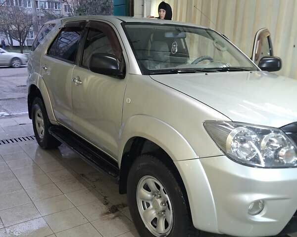 Сірий Тойота Фортунер, об'ємом двигуна 2.69 л та пробігом 360 тис. км за 8500 $, фото 6 на Automoto.ua