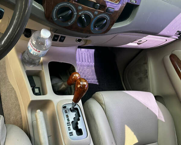 Серый Тойота Фортунер, объемом двигателя 3.96 л и пробегом 310 тыс. км за 8900 $, фото 10 на Automoto.ua