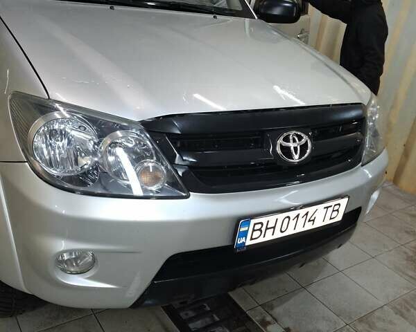 Сірий Тойота Фортунер, об'ємом двигуна 2.69 л та пробігом 360 тис. км за 8500 $, фото 2 на Automoto.ua