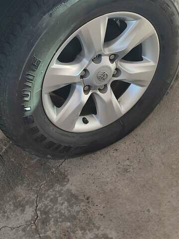 Серый Тойота Фортунер, объемом двигателя 4 л и пробегом 320 тыс. км за 13500 $, фото 4 на Automoto.ua