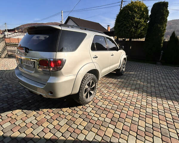 Серый Тойота Фортунер, объемом двигателя 3.96 л и пробегом 217 тыс. км за 14535 $, фото 5 на Automoto.ua