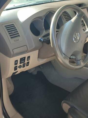 Серый Тойота Фортунер, объемом двигателя 4 л и пробегом 320 тыс. км за 13500 $, фото 5 на Automoto.ua