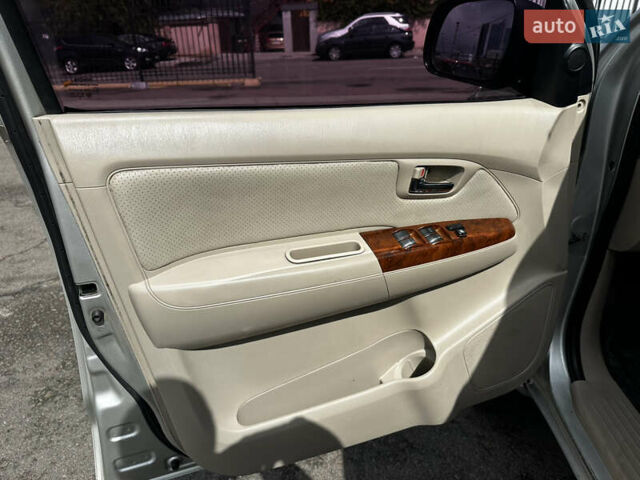 Серый Тойота Фортунер, объемом двигателя 3.96 л и пробегом 310 тыс. км за 8900 $, фото 9 на Automoto.ua