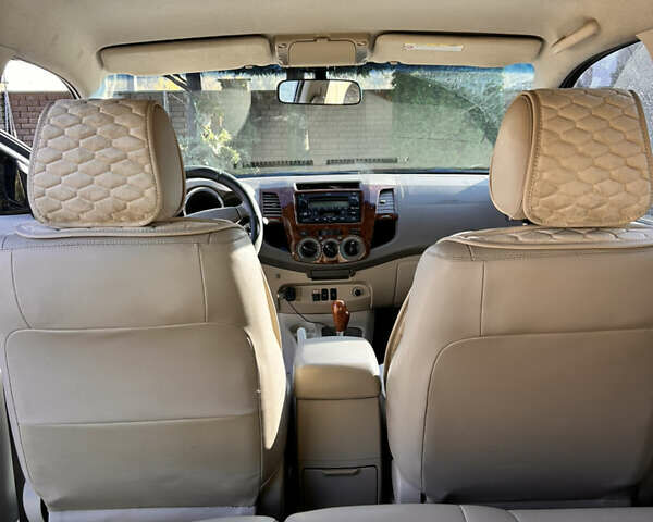 Серый Тойота Фортунер, объемом двигателя 3.96 л и пробегом 217 тыс. км за 14535 $, фото 13 на Automoto.ua