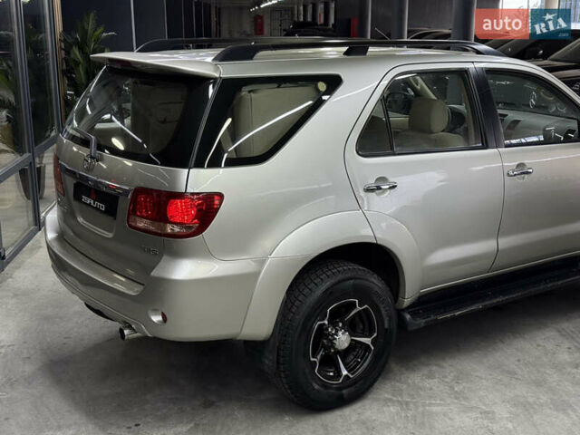 Серый Тойота Фортунер, объемом двигателя 4 л и пробегом 177 тыс. км за 11900 $, фото 15 на Automoto.ua