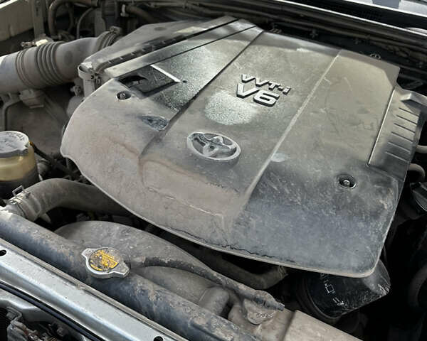 Серый Тойота Фортунер, объемом двигателя 3.96 л и пробегом 310 тыс. км за 8900 $, фото 23 на Automoto.ua