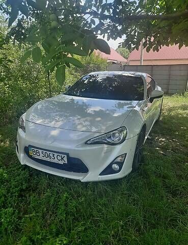 Белый Тойота ГТ 86, объемом двигателя 2 л и пробегом 155 тыс. км за 11500 $, фото 1 на Automoto.ua