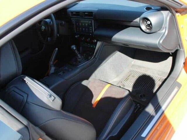 Оранжевый Тойота ГТ 86, объемом двигателя 2.4 л и пробегом 2 тыс. км за 10000 $, фото 18 на Automoto.ua