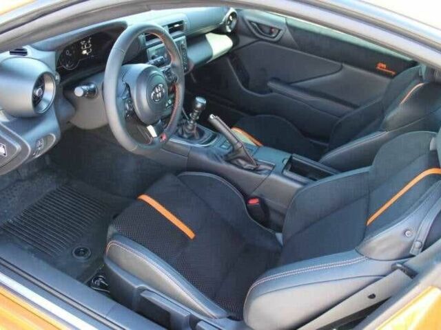 Оранжевый Тойота ГТ 86, объемом двигателя 2.4 л и пробегом 2 тыс. км за 10000 $, фото 9 на Automoto.ua