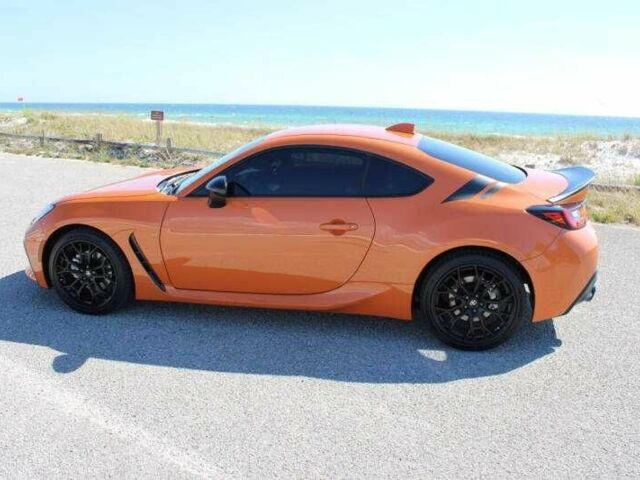 Оранжевый Тойота ГТ 86, объемом двигателя 2.4 л и пробегом 2 тыс. км за 10000 $, фото 1 на Automoto.ua