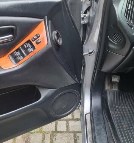 Сірий Тойота Харріер, об'ємом двигуна 3 л та пробігом 243 тис. км за 9500 $, фото 13 на Automoto.ua