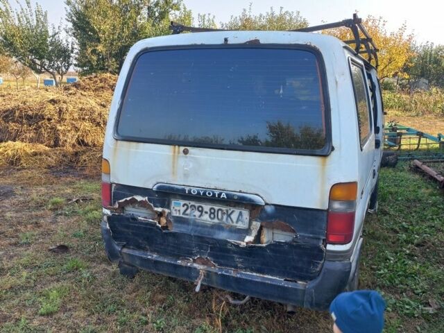 Білий Тойота Хіасє, об'ємом двигуна 2 л та пробігом 500 тис. км за 900 $, фото 3 на Automoto.ua