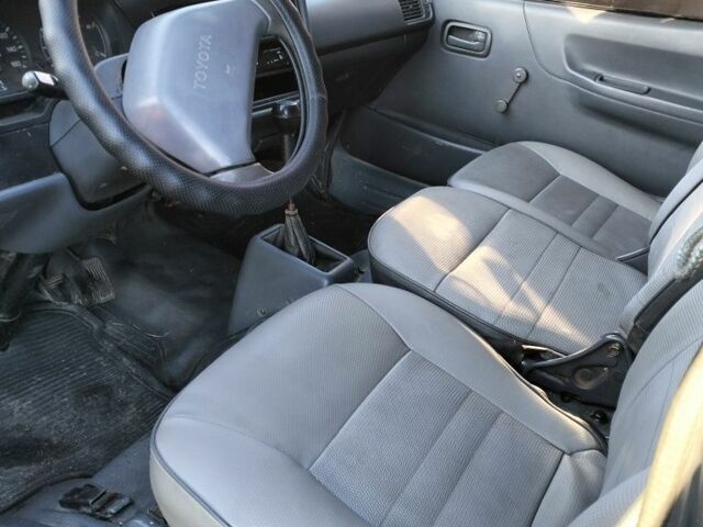 Тойота Хиасе 1992 в Синельниковом на Automoto.ua Белый Тойота Хиасе, объемом двигателя 2.5 л и пробегом 500 тыс. км за 4100 $, фото 4 на Automoto.ua