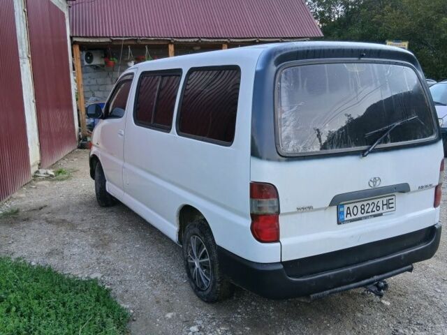 Белый Тойота Хиасе, объемом двигателя 2.5 л и пробегом 400 тыс. км за 4500 $, фото 2 на Automoto.ua