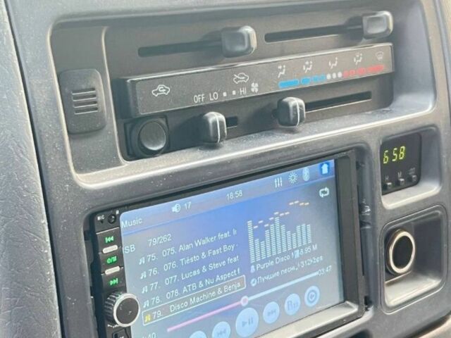 Белый Тойота Хиасе, объемом двигателя 2.5 л и пробегом 300 тыс. км за 3500 $, фото 7 на Automoto.ua