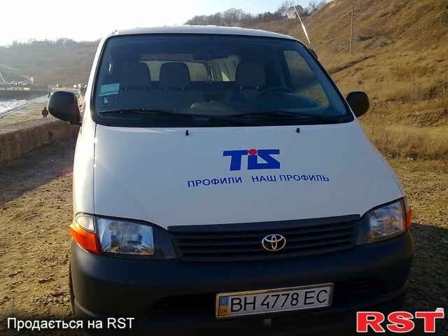 Белый Тойота Хиасе, объемом двигателя 2.5 л и пробегом 303 тыс. км за 6200 $, фото 2 на Automoto.ua