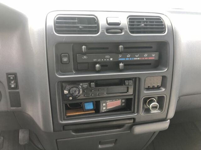 Белый Тойота Хиасе, объемом двигателя 2.5 л и пробегом 410 тыс. км за 9999 $, фото 11 на Automoto.ua