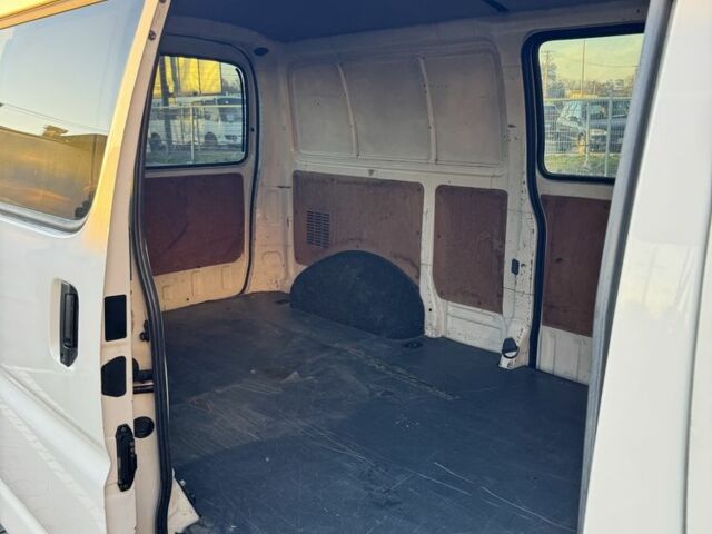 Белый Тойота Хиасе, объемом двигателя 2.5 л и пробегом 267 тыс. км за 5200 $, фото 7 на Automoto.ua