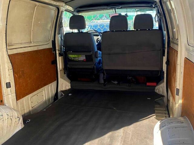 Белый Тойота Хиасе, объемом двигателя 2.5 л и пробегом 270 тыс. км за 9300 $, фото 1 на Automoto.ua