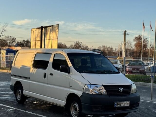 Белый Тойота Хиасе, объемом двигателя 2.5 л и пробегом 267 тыс. км за 5200 $, фото 1 на Automoto.ua