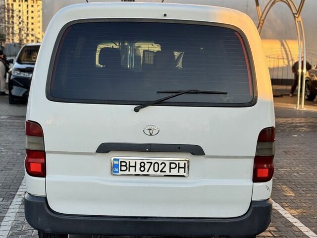 Белый Тойота Хиасе, объемом двигателя 2.5 л и пробегом 267 тыс. км за 5200 $, фото 4 на Automoto.ua