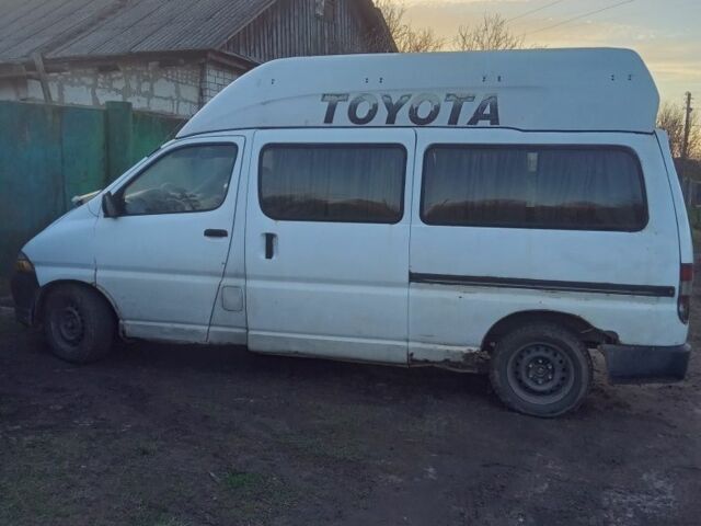 Білий Тойота Хіасє, об'ємом двигуна 2.4 л та пробігом 550 тис. км за 3100 $, фото 1 на Automoto.ua