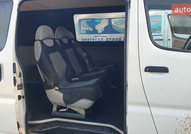 Белый Тойота Хиасе, объемом двигателя 2.4 л и пробегом 550 тыс. км за 6700 $, фото 13 на Automoto.ua