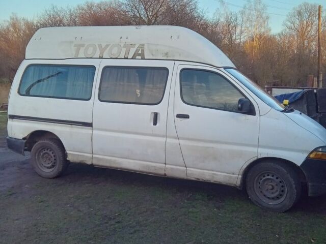 Білий Тойота Хіасє, об'ємом двигуна 2.4 л та пробігом 550 тис. км за 3100 $, фото 2 на Automoto.ua