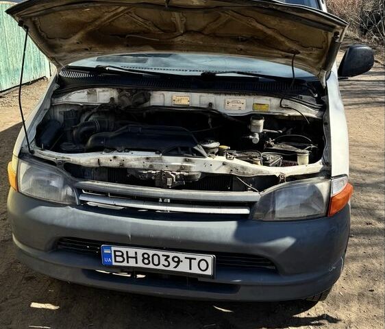 Тойота Хиасе 1999 в Одессе на Automoto.ua Белый Тойота Хиасе, объемом двигателя 2.4 л и пробегом 545 тыс. км за 3500 $, фото 3 на Automoto.ua