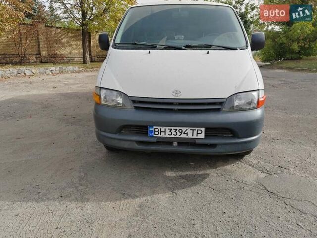 Белый Тойота Хиасе, объемом двигателя 2.4 л и пробегом 399 тыс. км за 4099 $, фото 12 на Automoto.ua