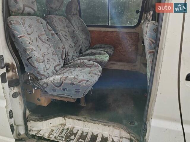 Белый Тойота Хиасе, объемом двигателя 2.4 л и пробегом 399 тыс. км за 4099 $, фото 6 на Automoto.ua