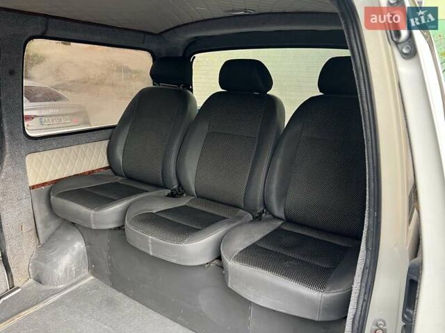 Белый Тойота Хиасе, объемом двигателя 2.4 л и пробегом 344 тыс. км за 6866 $, фото 1 на Automoto.ua