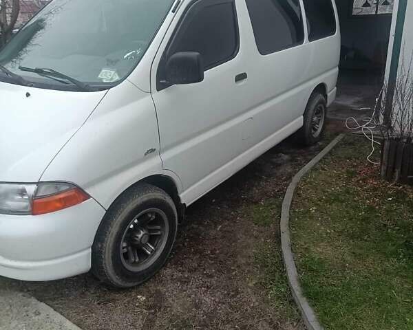 Білий Тойота Хіасє, об'ємом двигуна 2.45 л та пробігом 460 тис. км за 6000 $, фото 2 на Automoto.ua