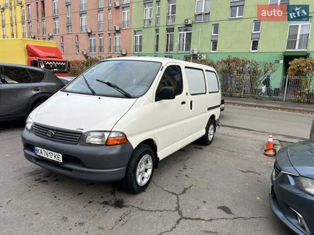 Белый Тойота Хиасе, объемом двигателя 2.4 л и пробегом 344 тыс. км за 6866 $, фото 10 на Automoto.ua