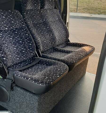 Белый Тойота Хиасе, объемом двигателя 2.5 л и пробегом 260 тыс. км за 9500 $, фото 12 на Automoto.ua