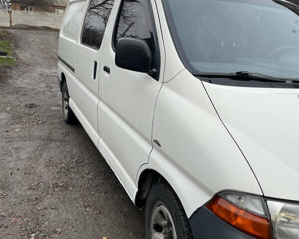 Белый Тойота Хиасе, объемом двигателя 2.49 л и пробегом 363 тыс. км за 7400 $, фото 8 на Automoto.ua