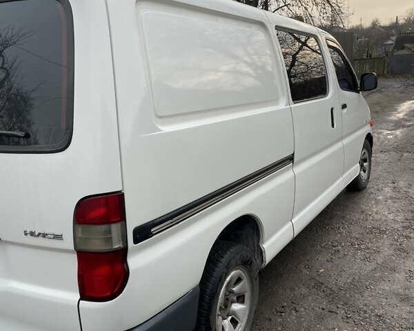 Белый Тойота Хиасе, объемом двигателя 2.49 л и пробегом 363 тыс. км за 7400 $, фото 7 на Automoto.ua