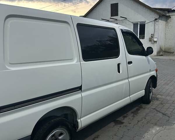 Білий Тойота Хіасє, об'ємом двигуна 2.49 л та пробігом 470 тис. км за 9200 $, фото 5 на Automoto.ua