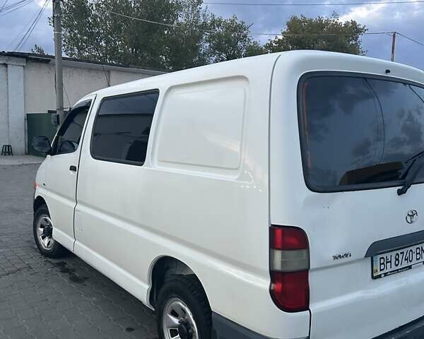 Білий Тойота Хіасє, об'ємом двигуна 2.49 л та пробігом 470 тис. км за 9200 $, фото 2 на Automoto.ua