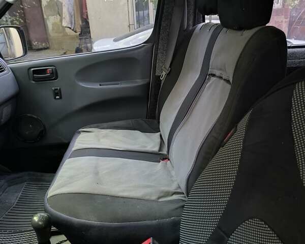 Белый Тойота Хиасе, объемом двигателя 2.5 л и пробегом 380 тыс. км за 8500 $, фото 29 на Automoto.ua