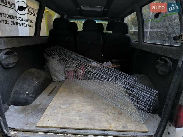 Белый Тойота Хиасе, объемом двигателя 2.5 л и пробегом 380 тыс. км за 8500 $, фото 25 на Automoto.ua