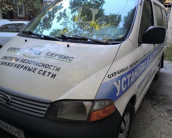 Белый Тойота Хиасе, объемом двигателя 2.5 л и пробегом 380 тыс. км за 8500 $, фото 5 на Automoto.ua